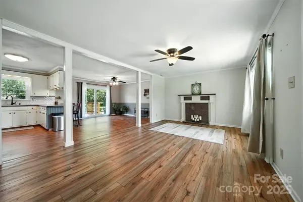 89 Loblollie RD, Taylorsville, NC 28681