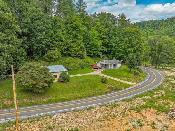 5511 State Hwy 197 S HWY, Burnsville, NC 28714