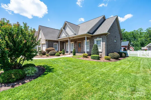 1749 30th Avenue CT NE, Hickory, NC 28601