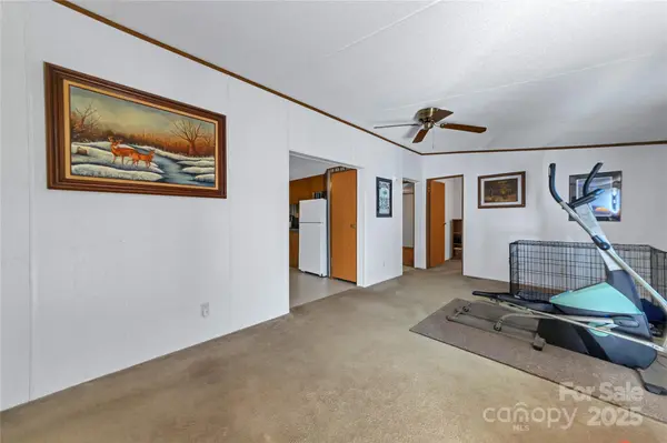 43 Goose Creek RD, Swannanoa, NC 28778