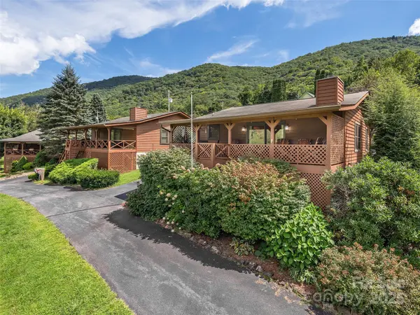 95 Hillcrest RD, Maggie Valley, NC 28751