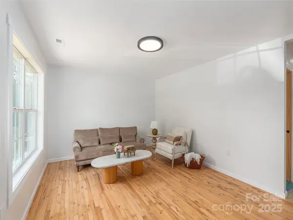 1412 Dutch Cove RD, Canton, NC 28716
