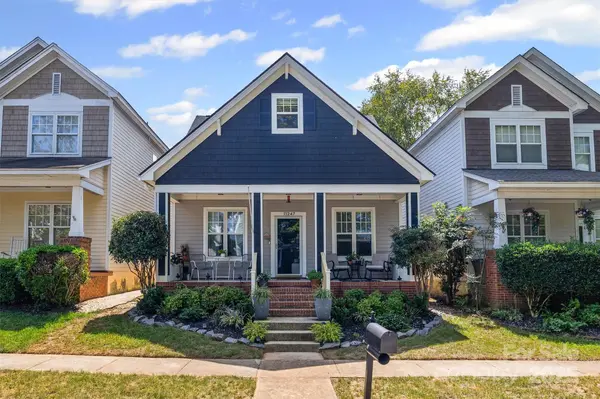 11247 Blue Cedar LN, Charlotte, NC 28277