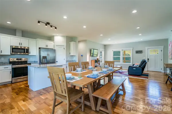 49 Temujin DR, Leicester, NC 28748