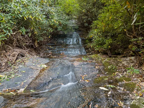 273 Davids TRCE, Pisgah Forest, NC 28768