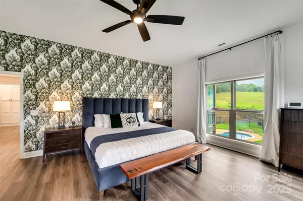 1180 Porter Creek DR, Franklin, NC 28734