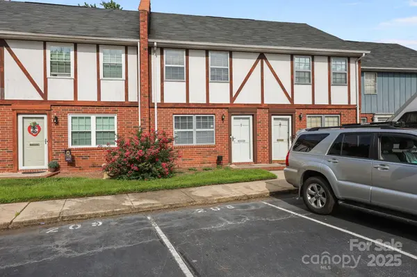 1300 Larchmont PL #208, Salisbury, NC 28147