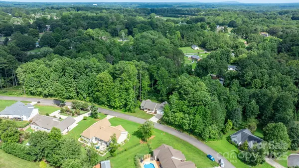 1210 Kensington CIR, Newton, NC 28658