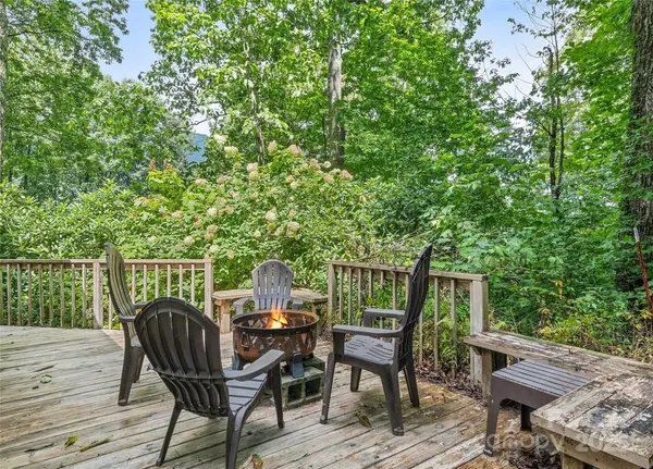 269 Oakstone DR, Waynesville, NC 28785