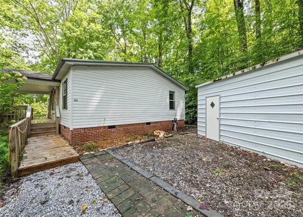 269 Oakstone DR, Waynesville, NC 28785