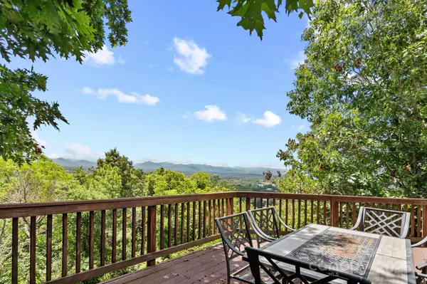 17 Perrion AVE, Weaverville, NC 28787