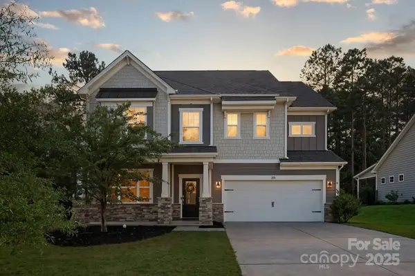 240 Falls Cove DR, Troutman, NC 28166