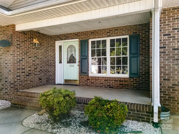 1502 Farmington Hills DR, Conover, NC 28613