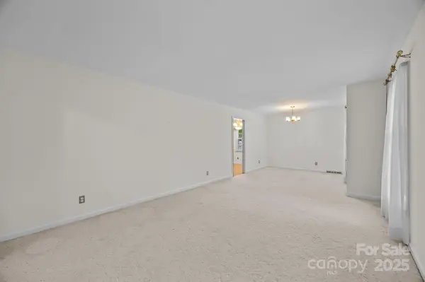 5640 Sharon RD, Charlotte, NC 28210
