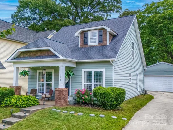 1228 Rising Oak DR, Charlotte, NC 28206