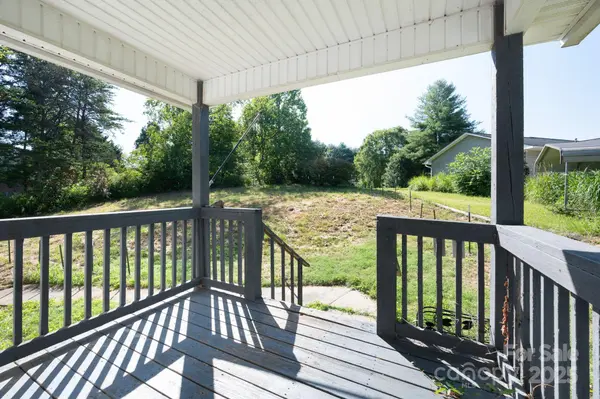 42 Anna Glenn LN, Weaverville, NC 28787