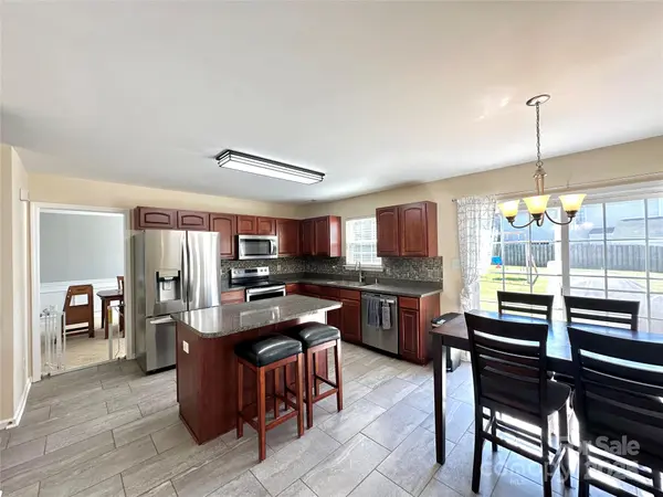 156 Rusty Nail DR, Mooresville, NC 28115