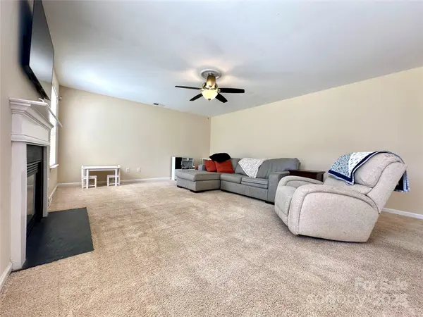 156 Rusty Nail DR, Mooresville, NC 28115