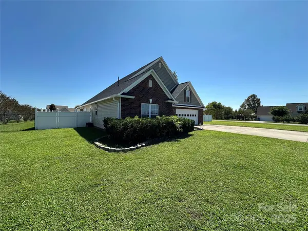 114 Wedgefield DR, Salisbury, NC 28147