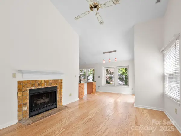 110 Cimarron DR, Asheville, NC 28803