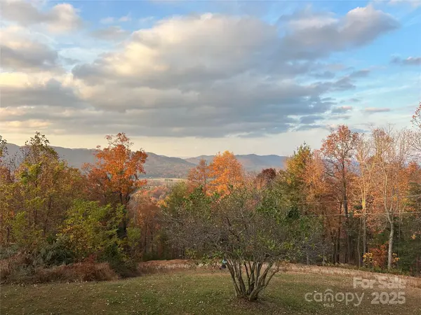 3575 Chetola DR, Lenoir, NC 28645