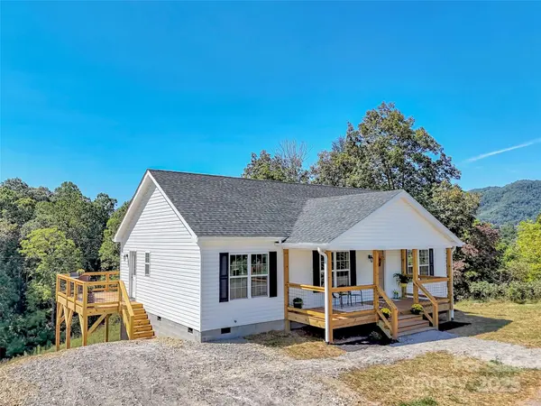 185 Riverview DR,  Canton,  NC 28716