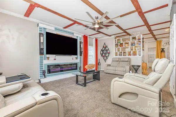 1119 Blue Topaz DR, Dallas, NC 28034