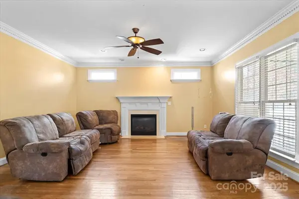 1002 Princeton View LN, Knightdale, NC 27545