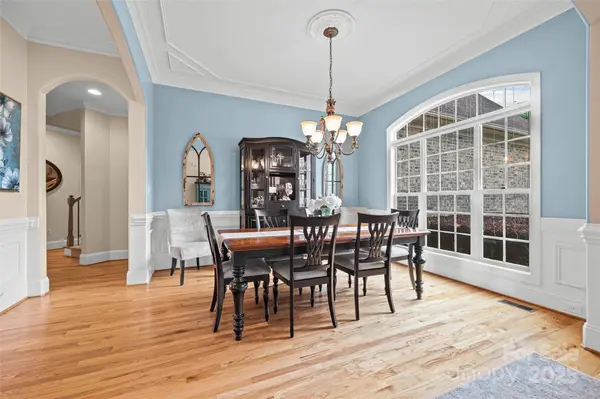 513 Little Cove LN, Lake Wylie, SC 29710