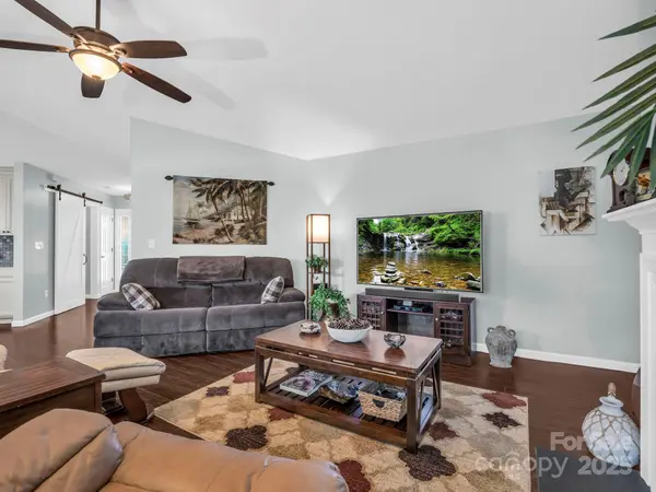 267 Highland Golf DR, Flat Rock, NC 28731