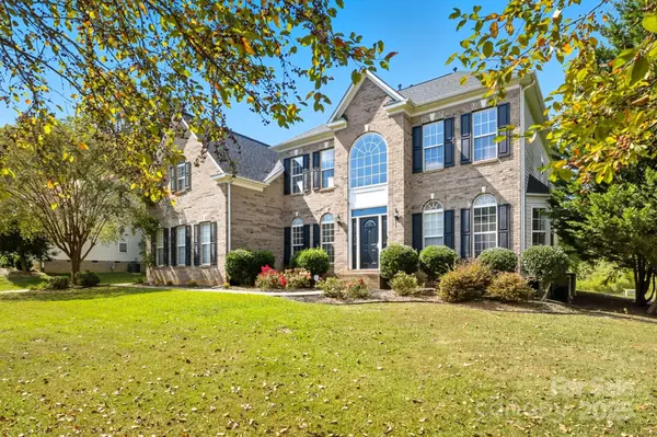 1121 Yarrow ST, Matthews, NC 28104