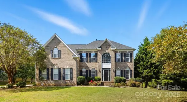 1121 Yarrow ST, Matthews, NC 28104