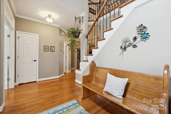 1221 Over Stream LN, Matthews, NC 28105