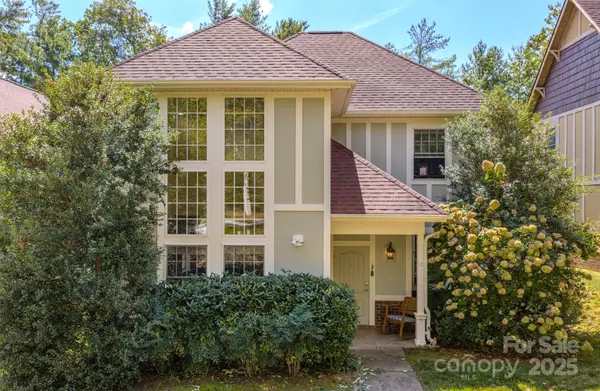 10 Trafalgar CIR,  Asheville,  NC 28805
