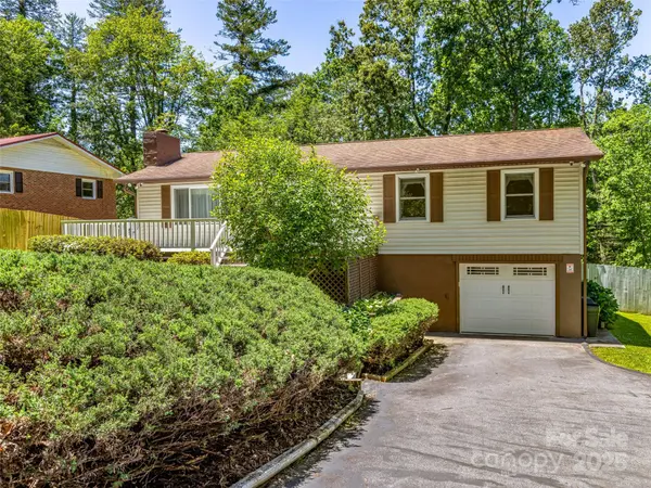 167 Evergreen Hill DR, Etowah, NC 28729