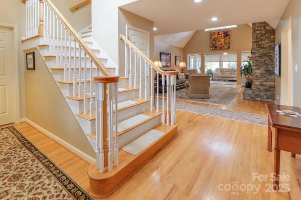 26 Horseshoe TRL, Barnardsville, NC 28709