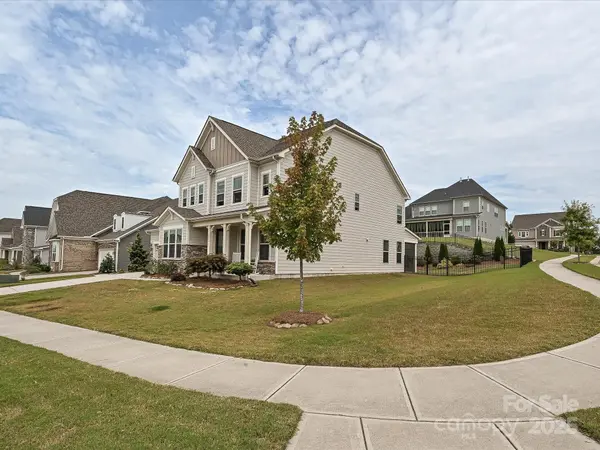 1086 Macallum DR NW, Concord, NC 28027