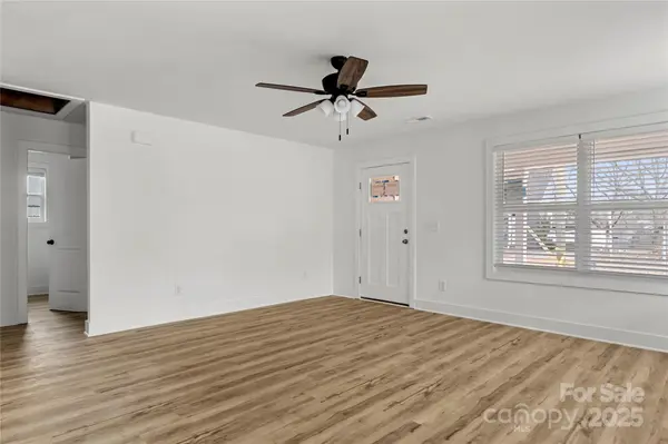 2022 4th ST SW, Hickory, NC 28602