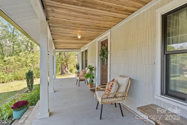 31 Massey RD, Asheville, NC 28804