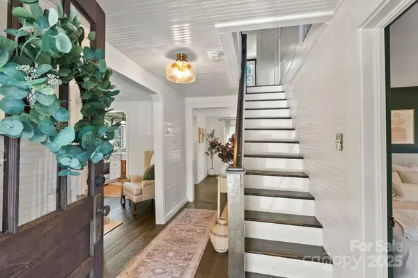 31 Massey RD, Asheville, NC 28804