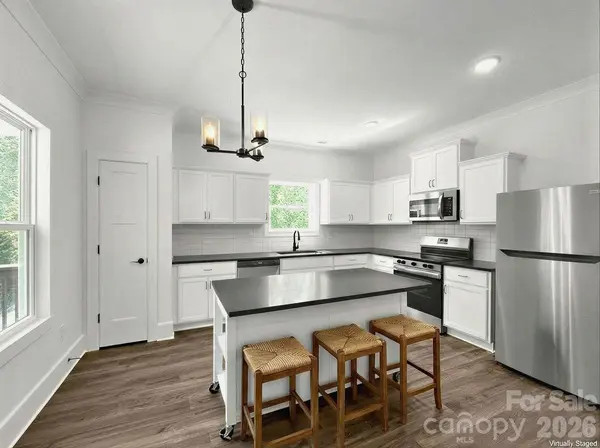 12 Whitson RD, Asheville, NC 28805