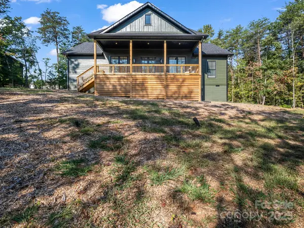 583 Dublin LN, Columbus, NC 28722