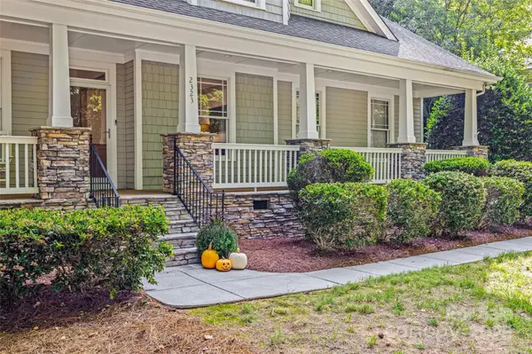 2323 Branch Hill LN, Lake Wylie, SC 29710