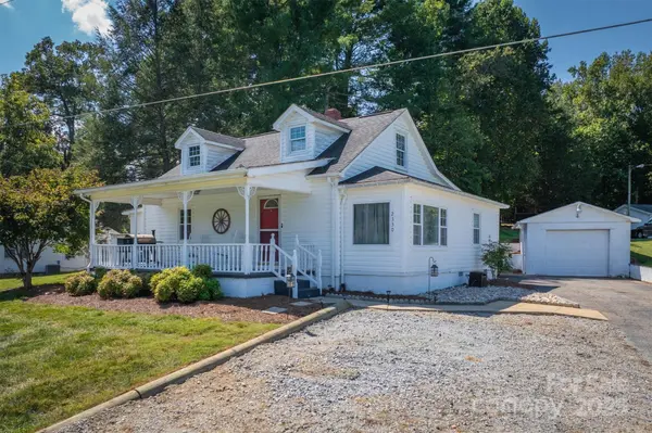 2330 Cedar Rock CIR, Lenoir, NC 28645