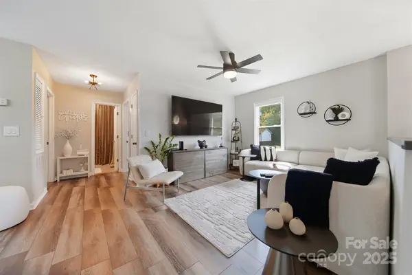 3308 Peachtree PL, Lenoir, NC 28645