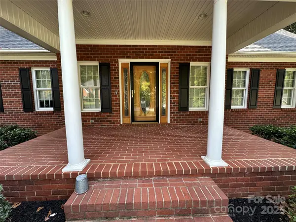 151 Birchwood LN, Mocksville, NC 27028