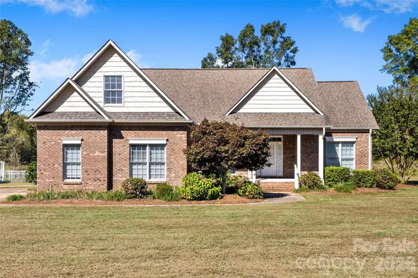 310 Clarendon Estates DR, Clover, SC 29710