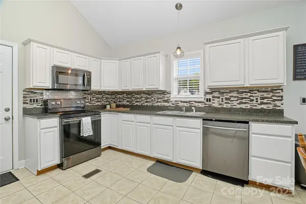 967 Russell Ridge DR, Catawba, NC 28609