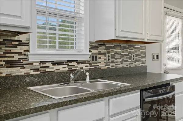 967 Russell Ridge DR, Catawba, NC 28609