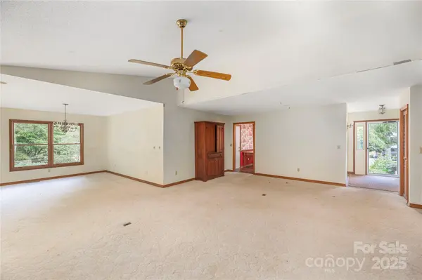 14 Llama Vista CT, Black Mountain, NC 28711
